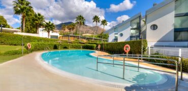 Av. del Higuerón 80, Higuerón West, Fuengirola